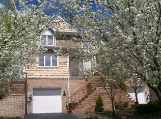 40 Edgefield Dr, Morris Plains, NJ 07950