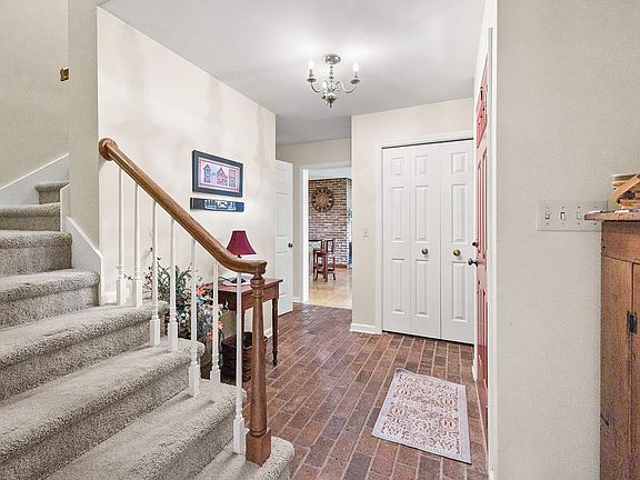3rd image of 3930 Deerpath Pl