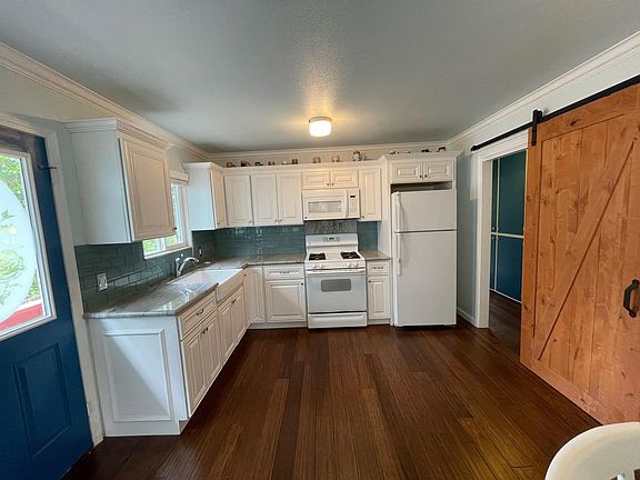 2nd image of 223 Nataqua Ave