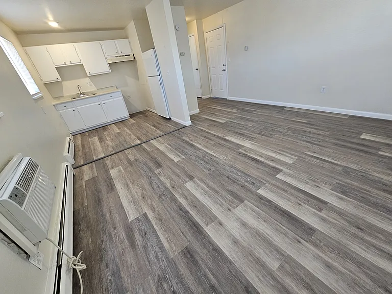 1677 Geneva St #7 — Photo 3