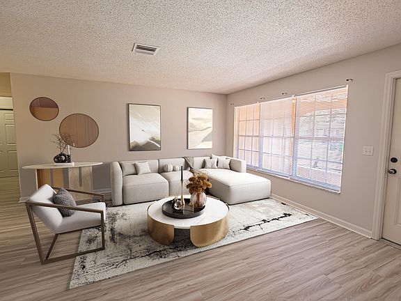 2nd image of 425 NE Electra Avenue