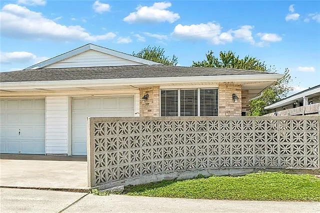 2 bed, 1.0 bath, 750 sqft, $1,400 — Photo 2