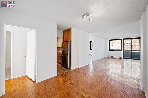 Rented by RELO REDAC INC. | media 3