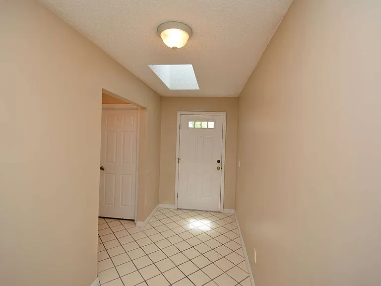 30 Farmsworth Dr #B — Photo 4