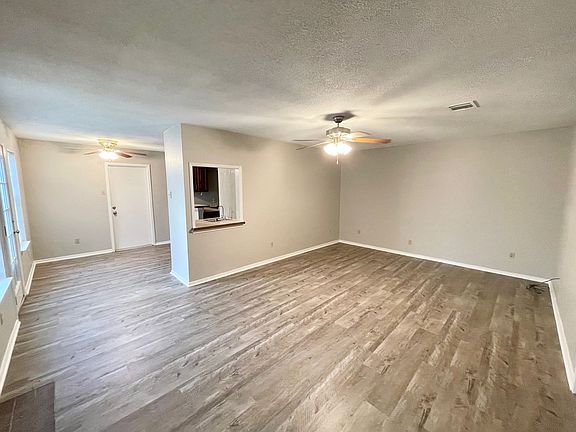 2nd image of 3825 Kimberly Dr