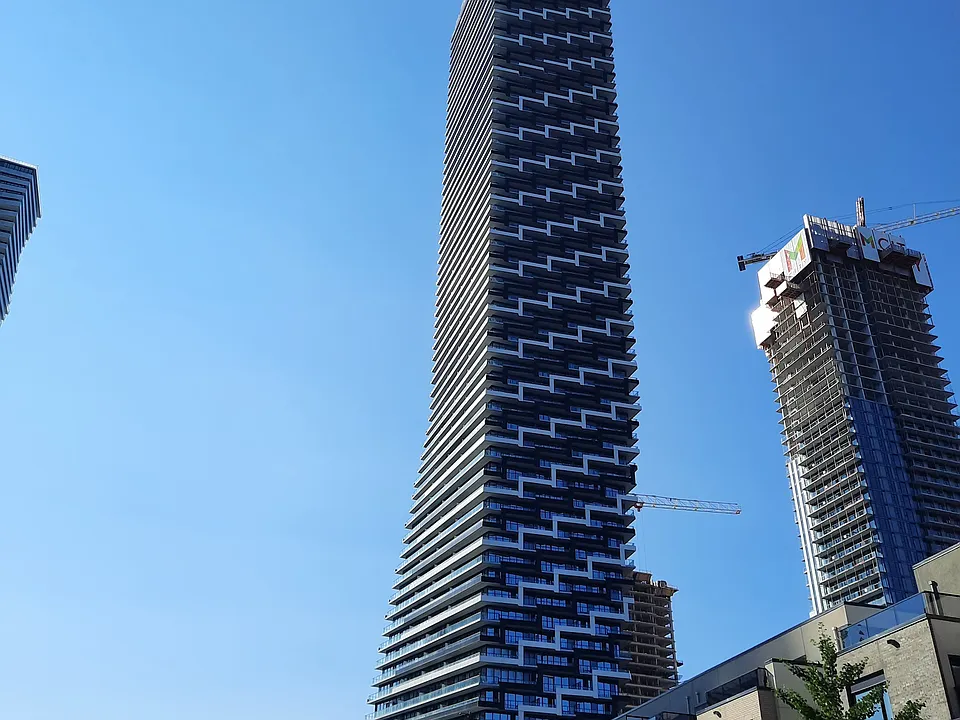 448 Burnhamthorpe Rd W #1601