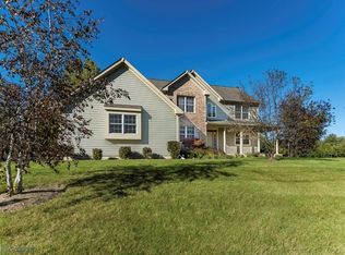 8920 Bardwell Ln, Crystal Lake, IL 60014
