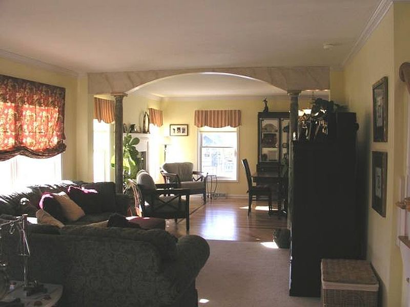 4th image of 210 LONGHOUSE Lane