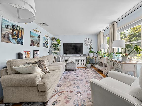 4th image of 47 Floral Road