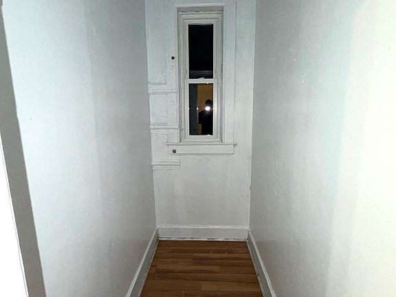 4th image of 2328 S Sawyer Ave #2F
