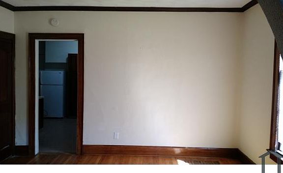 4th image of 1118 Revell Ave #1