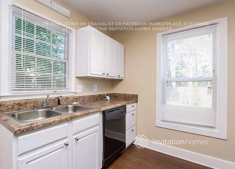 449 Tower Pl — Photo 7