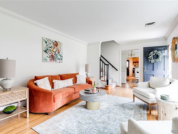 3rd image of 208 Melwood Ln