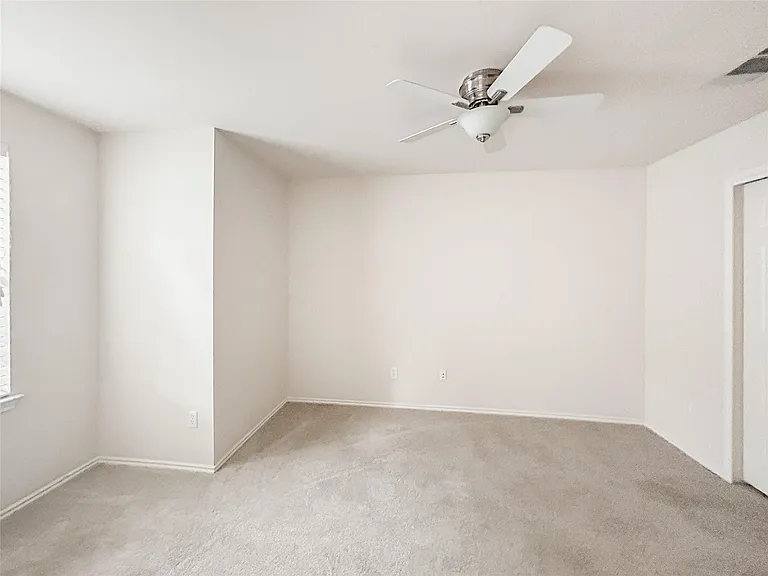 7810 Squirrel Hollow Dr — Photo 28