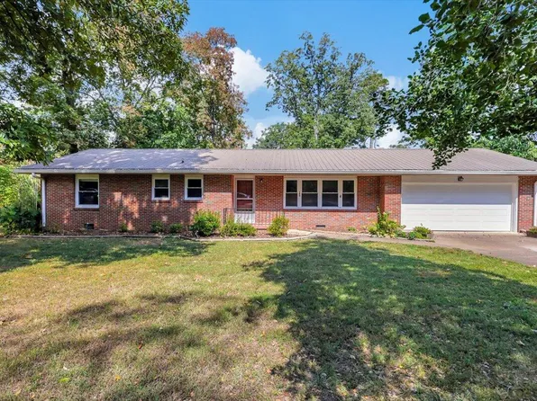 100 Pinehurst Ln, Signal Mountain, TN 37377