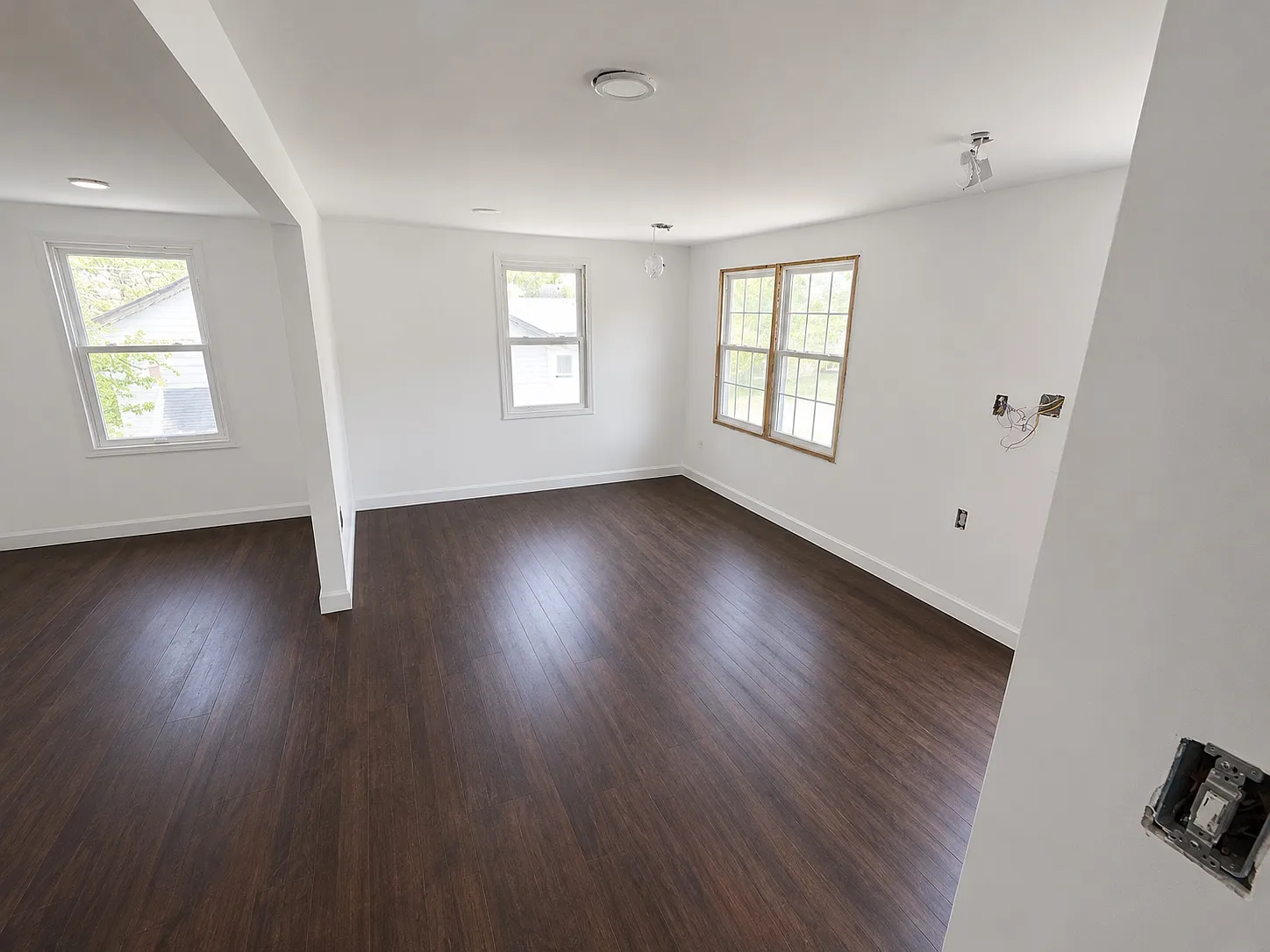 4 bed, 1374 sqft, $1,450 — Photo 2