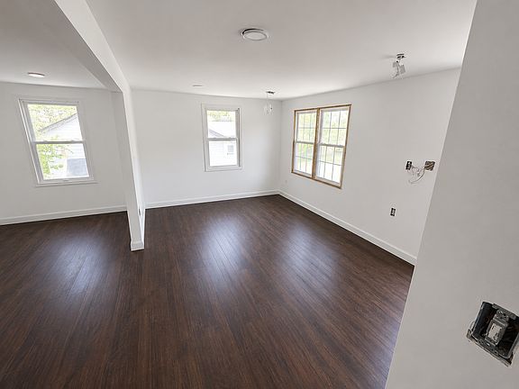 2nd image of 116 Brooklyn Ave