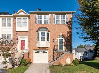 6416 Overcoat Ln, Centreville, VA 20121