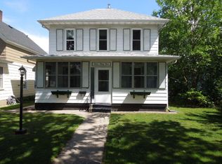 1233 Market St, La Crosse, WI 54601