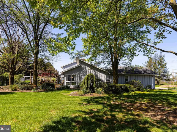 3528 Scotland Rd, Scotland, PA 17202