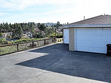 3rd image of 1927 Thompson Ln #1927