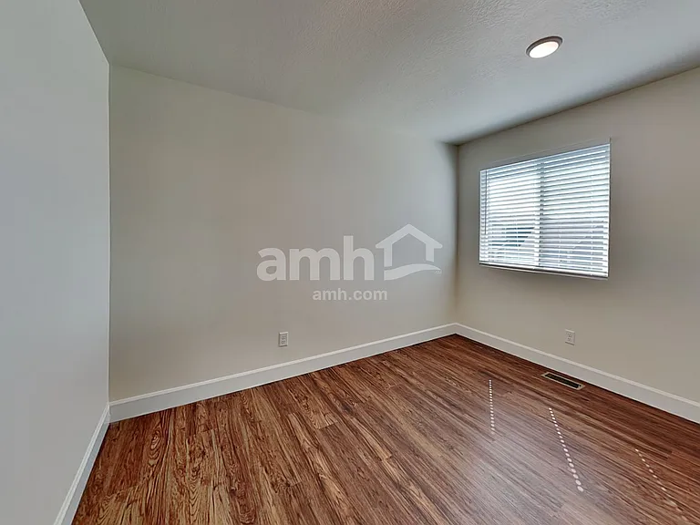 2705 W 3290 S — Photo 13