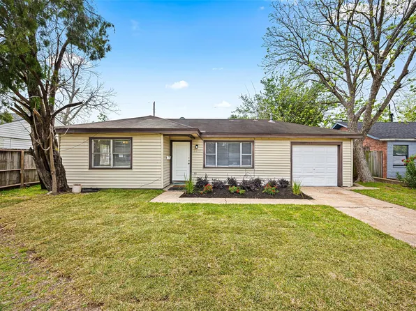 6633 W 43rd St, Houston, TX 77092