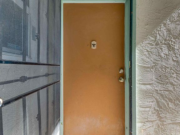 5th image of 423 Gregory St #40