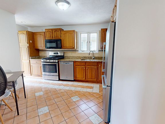 3rd image of 54 Linwood St #2