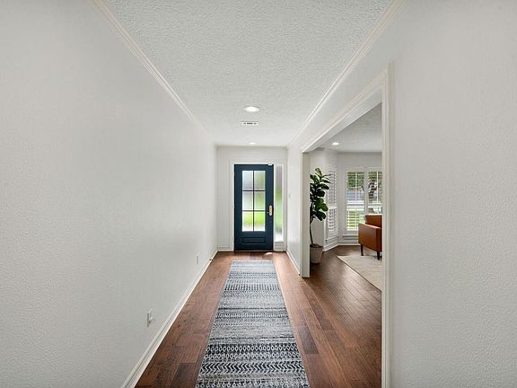 5th image of 1119 Sheffield St