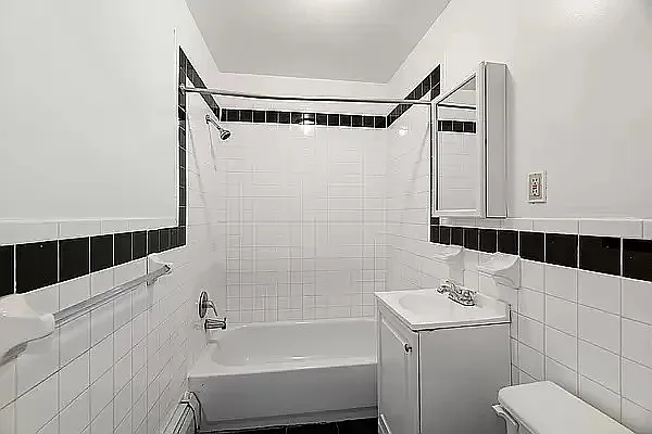 Rented by REAL New York | media 17