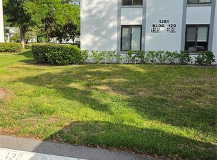 1281 Pine Ridge Cir E APT B1, Tarpon Springs, FL 34688