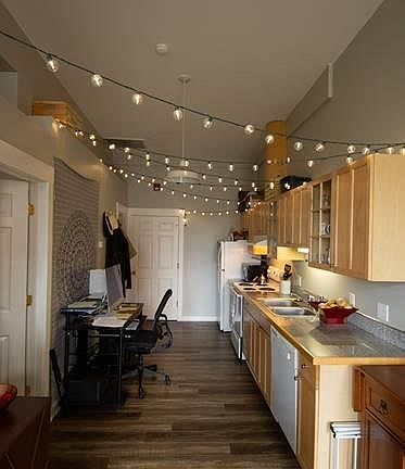 5th image of 1012 W Railroad Ave APT 201