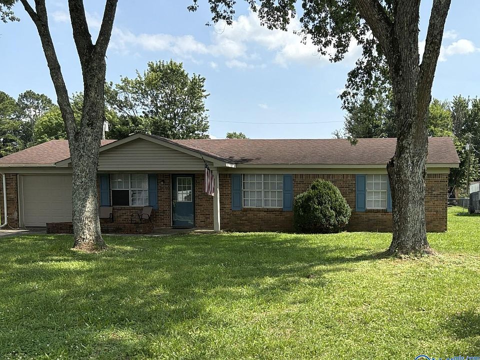 1st image of 21045 Myrtlewood Dr