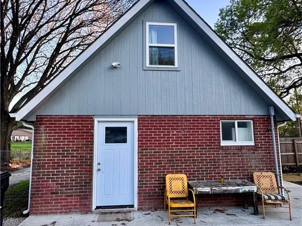 620 W Stone St, Independence, MO 64050