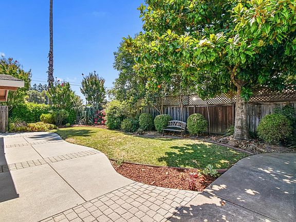 3rd image of 55 Grove Lane