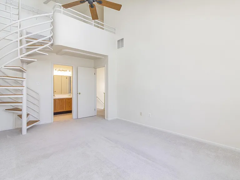 1004 Barbaras Ct — Photo 23