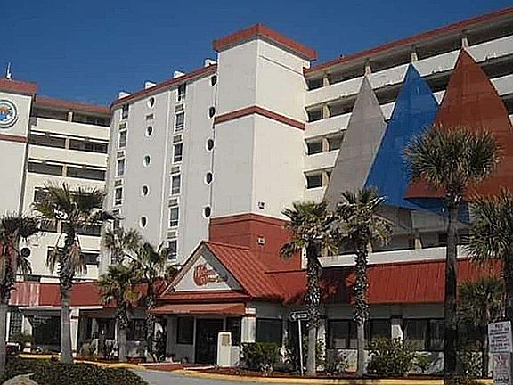 4th image of 701 S Atlantic Ave #613