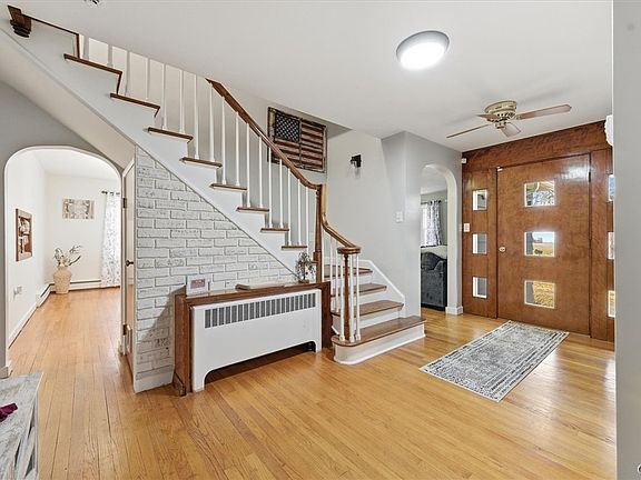 4th image of 3846 E Prospect Ave