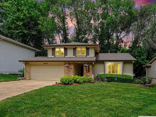 3202 Redwing Dr, Bellevue, NE 68123