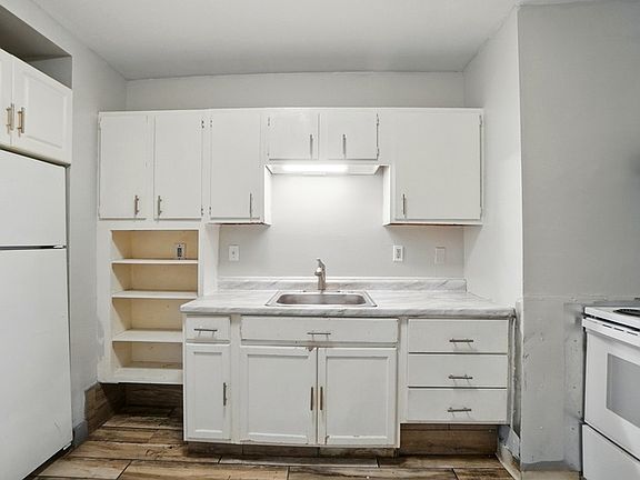4th image of 3032 Colerain Ave APT 2