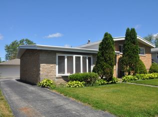 7848 Churchill St, Morton Grove, IL