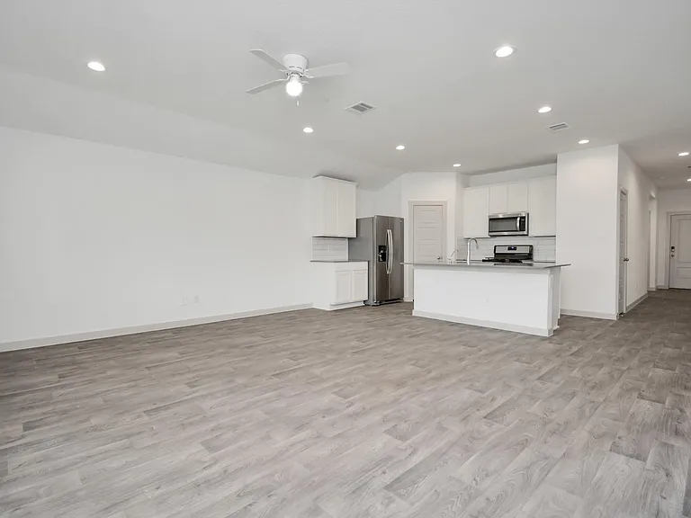 7803 Golden Rubia Ln — Photo 32