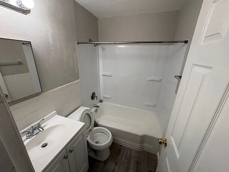1263 Roxton Dr — Photo 7