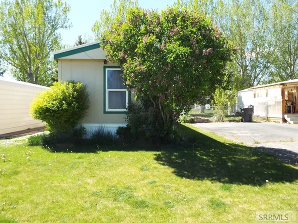 2125 Whispering Pines Dr, Idaho Falls, ID 83401