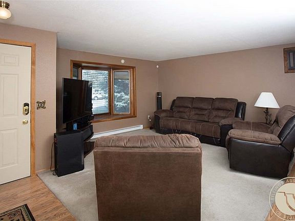 2nd image of 587 Chokecherry Pl