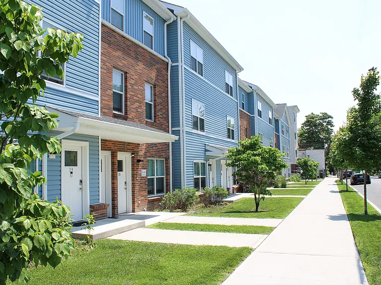 Point and Ravine Apartments — Photo 18