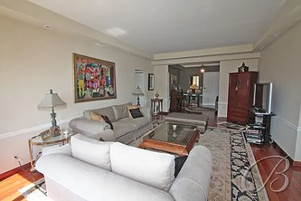 Sold by Bellmarc Realty | media 4