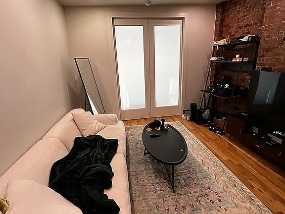 2nd image of 166 Elizabeth St APT 4A