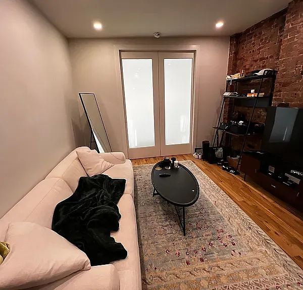 166 Elizabeth St #4A — Photo 2